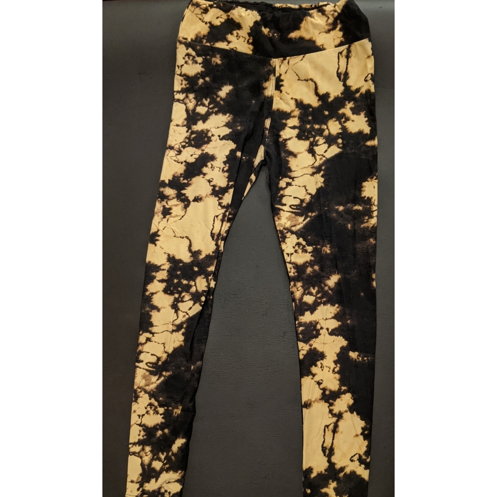 Black tie dye leggings